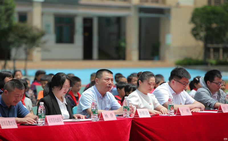 为你而来，，，，，，，，大爱汶川 ——核西南院开展学雷锋志愿服务活动