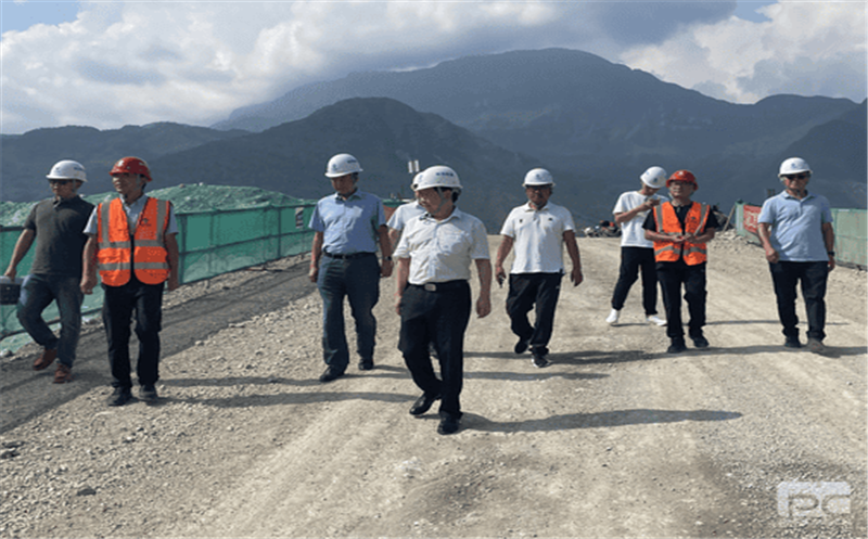 省自然南宫ng28相信品牌力量投资集团党委委员、副总经理杨金川到核西南建设集团雷波三峡中学建设项目开展防灾减灾安全检查