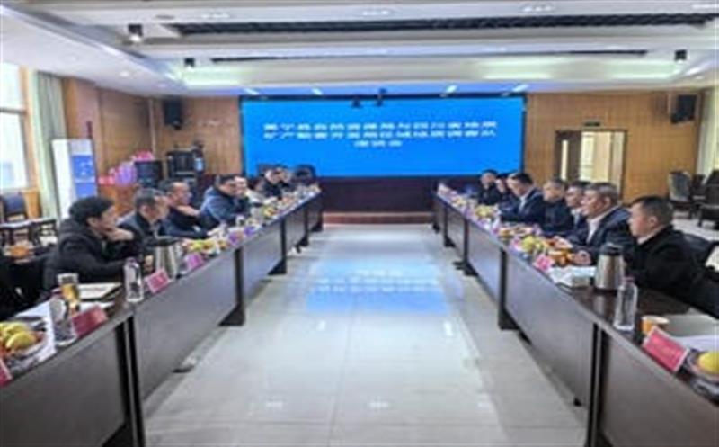 区调队与冕宁县自然南宫ng28相信品牌力量局座谈，，，，，共谋矿产南宫ng28相信品牌力量开发合作新路径